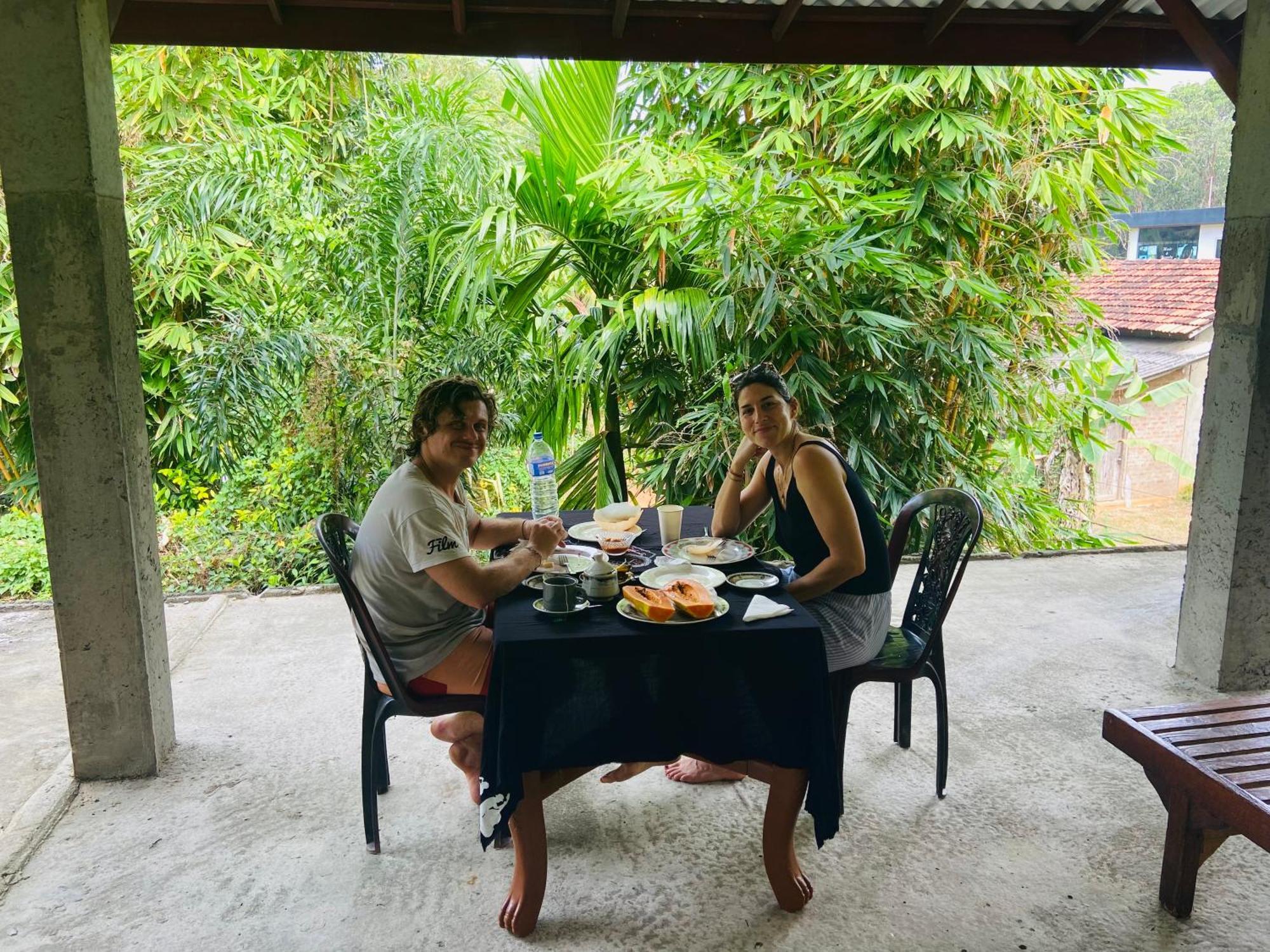 Leo Homestay ดิคเวลลา ภายนอก รูปภาพ