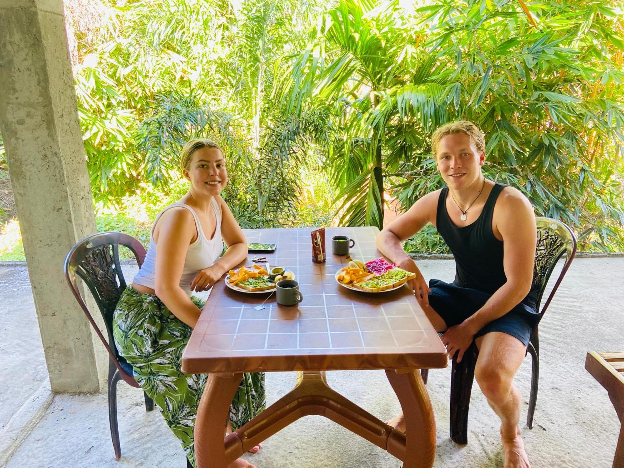 Leo Homestay ดิคเวลลา ภายนอก รูปภาพ