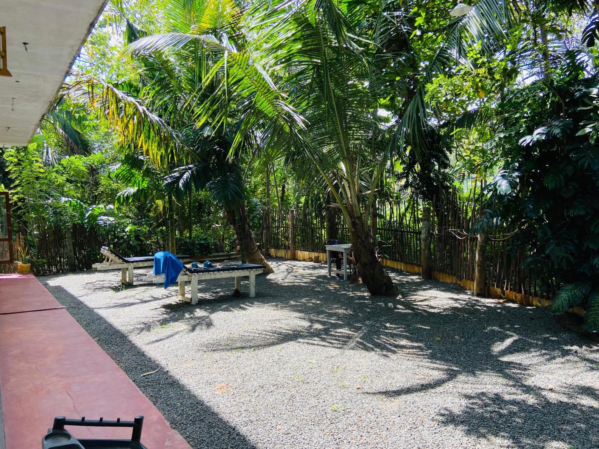 Leo Homestay ดิคเวลลา ภายนอก รูปภาพ