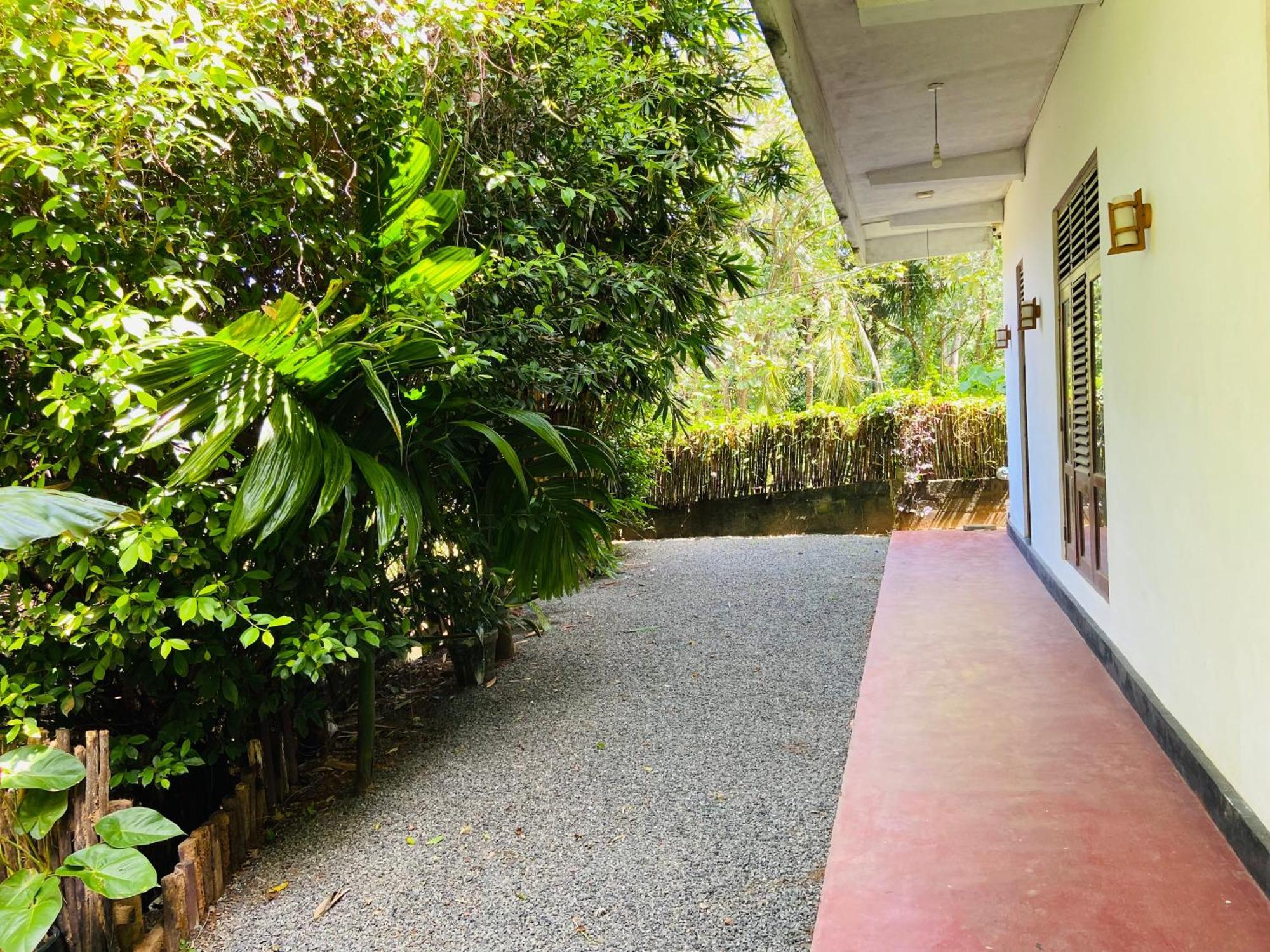 Leo Homestay ดิคเวลลา ภายนอก รูปภาพ