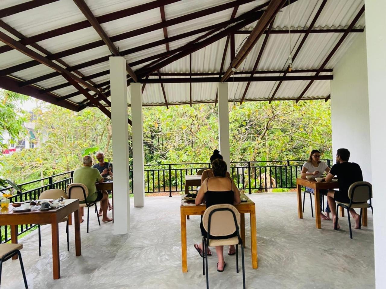 Leo Homestay ดิคเวลลา ภายนอก รูปภาพ