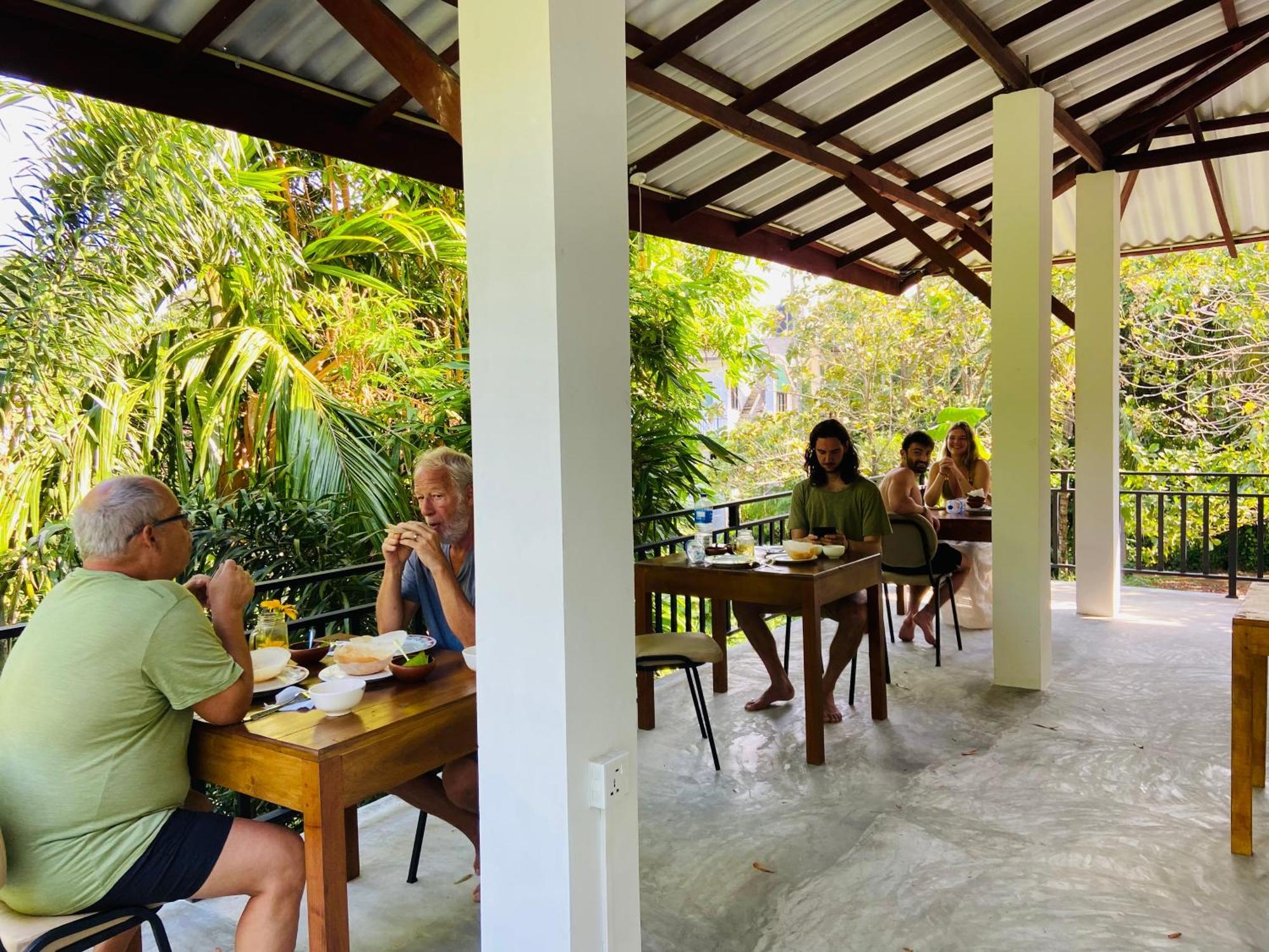 Leo Homestay ดิคเวลลา ภายนอก รูปภาพ